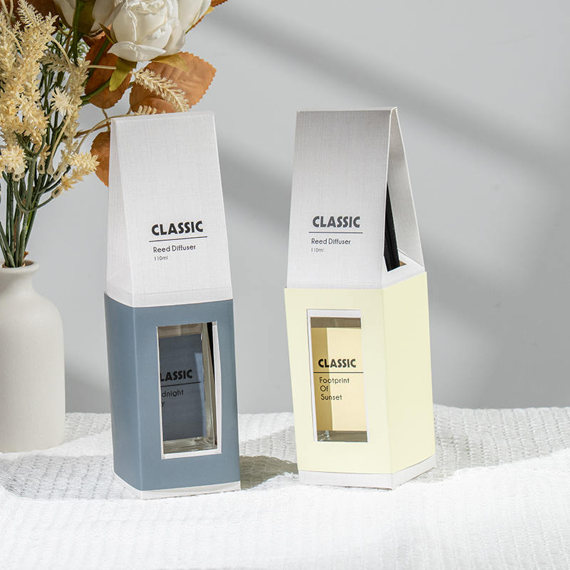 Klassischer, hoher quadratischer Glasflaschen-Diffusor