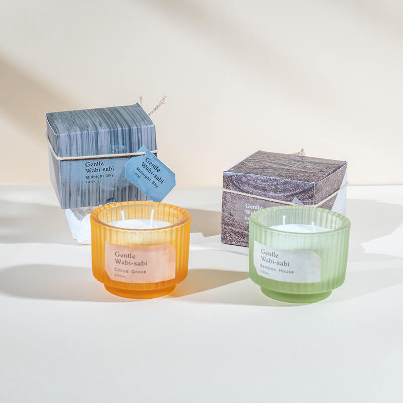 Runder Kerzenbecher aus Glas mit vertikalen Streifen, Duftkerzen-Öko-Sojawachs-Kerzenverkäufer