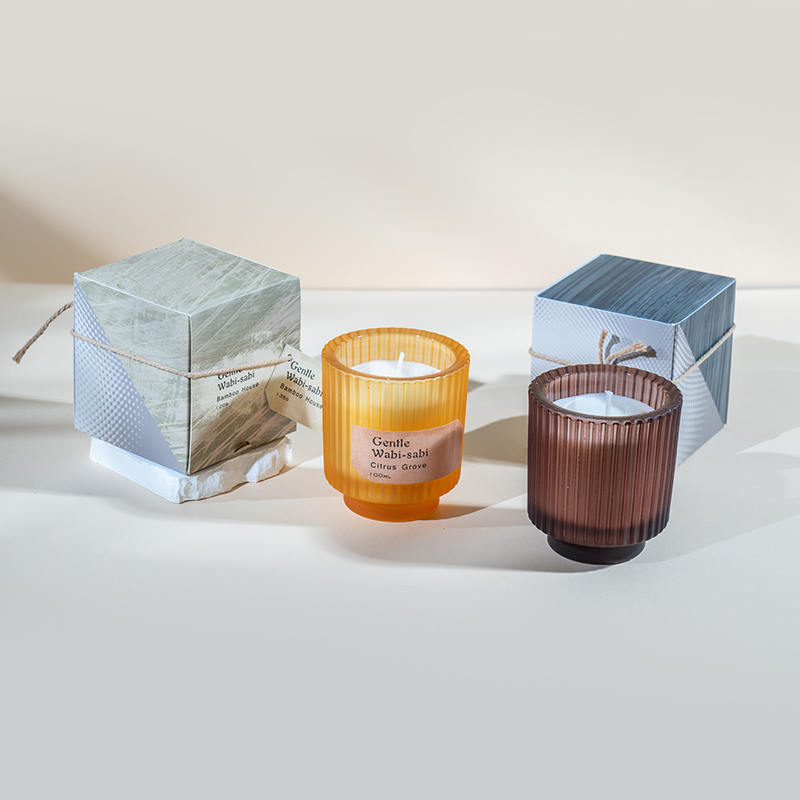 Runder Kerzenbecher aus Glas mit vertikalen Streifen, Duftkerzen-Öko-Sojawachs-Kerzenverkäufer