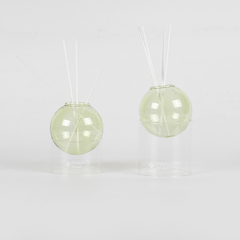Klarer Glassockel, Glaskugel-Diffusor im Aromatherapie-Stil