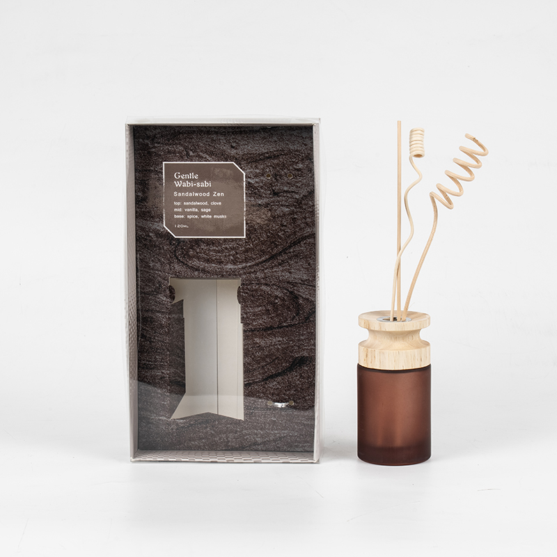 Hochwertiger Reed-Diffusor mit hohem zylindrischem Glaskolben und Aroma-Diffusor aus Holzstäbchen
