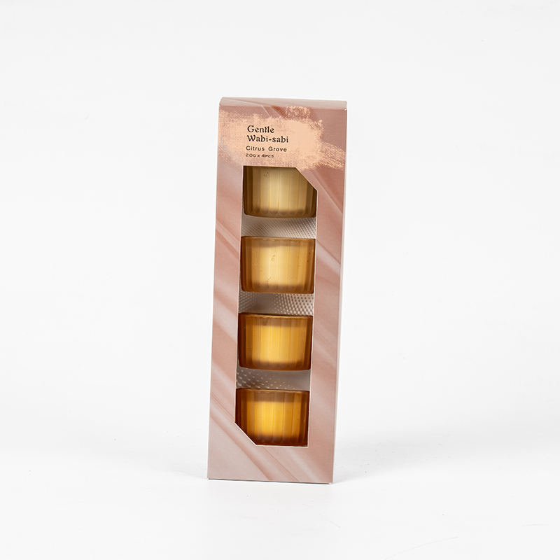 Set mit 4 vertikal gestreiften kleinen Zwergkerzenbechern aus Glas