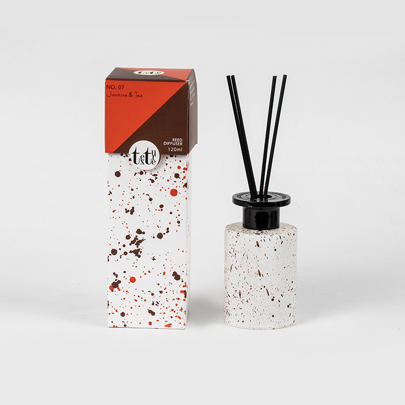 Klassischer runder, hoher Glasflaschen-Diffusor mit Duftstäbchen für Zuhause