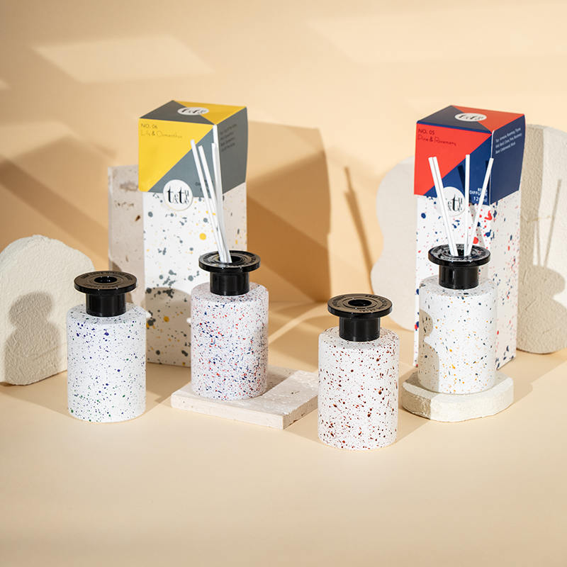 Klassischer runder, hoher Glasflaschen-Diffusor mit Duftstäbchen für Zuhause