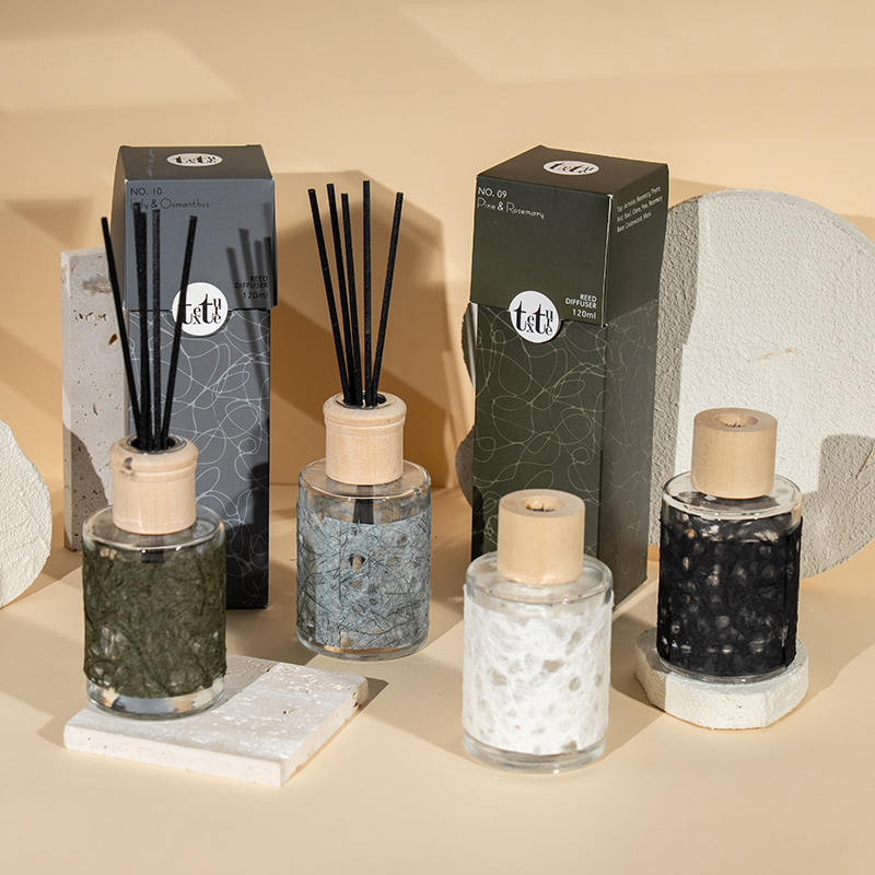 Klassischer runder Glasflakon mit Holzdeckel in schönem Papier-Deko-Schilfdiffusor – Anbieter für Raumdüfte