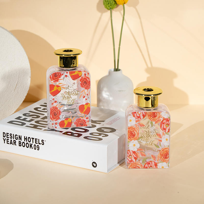 Valentine, hohe, quadratische Glasflasche, Schilfrohr-Diffusor – Premium-Öl-Valentine-Kollektion