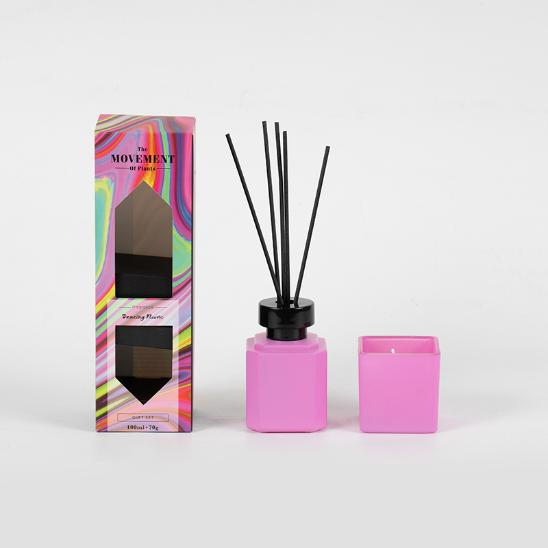 Aroma-Set in quadratischer Flasche – Herstellung von Raumdüften